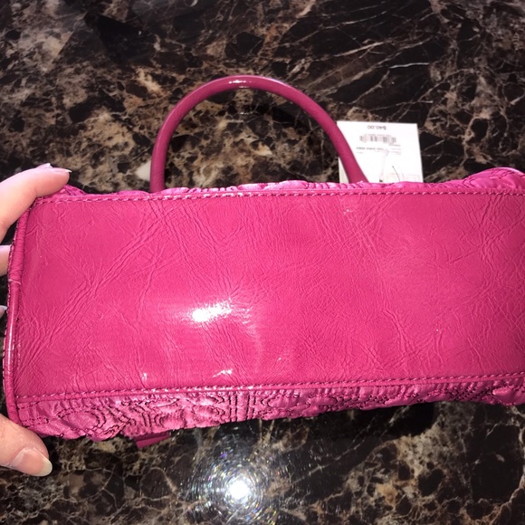 Liz Claiborne mini bag. - Picture 6 of 6